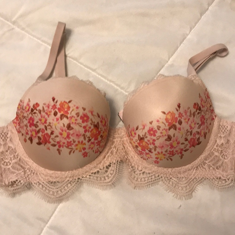 Victoria’s Secret Lightly lined bra